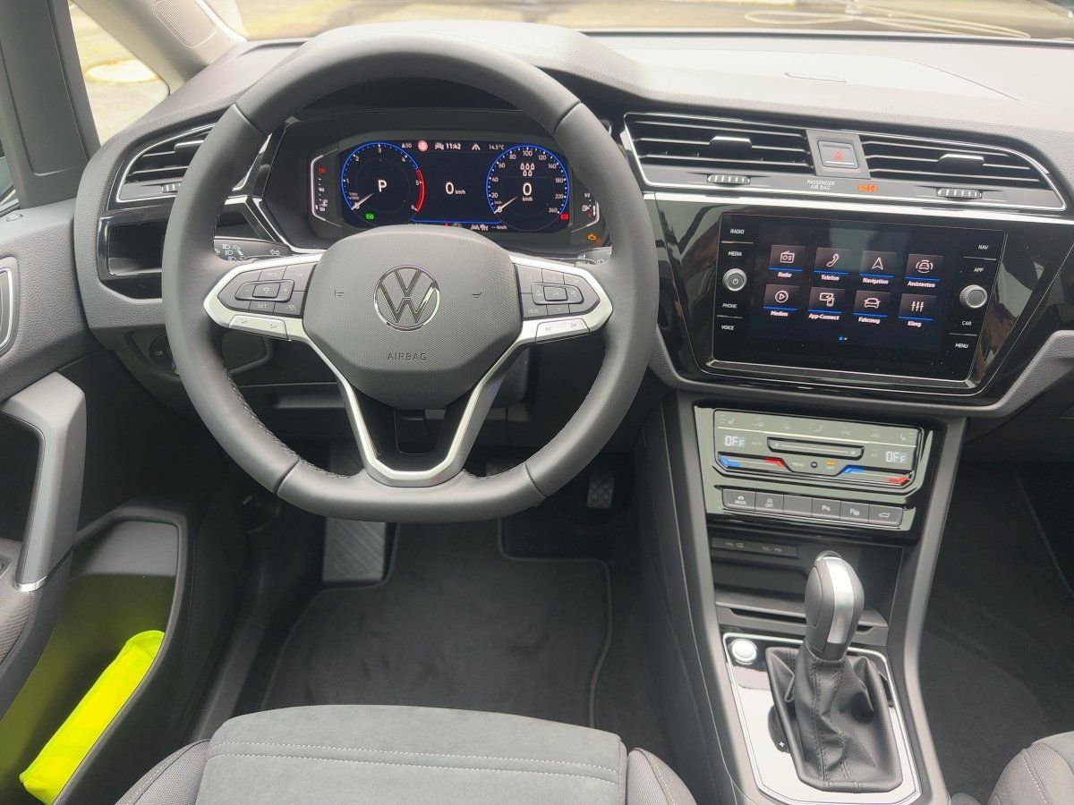 Fahrzeugabbildung Volkswagen Touran 2.0 TDI DSG Highline R-Line 7-Sitzer AHK