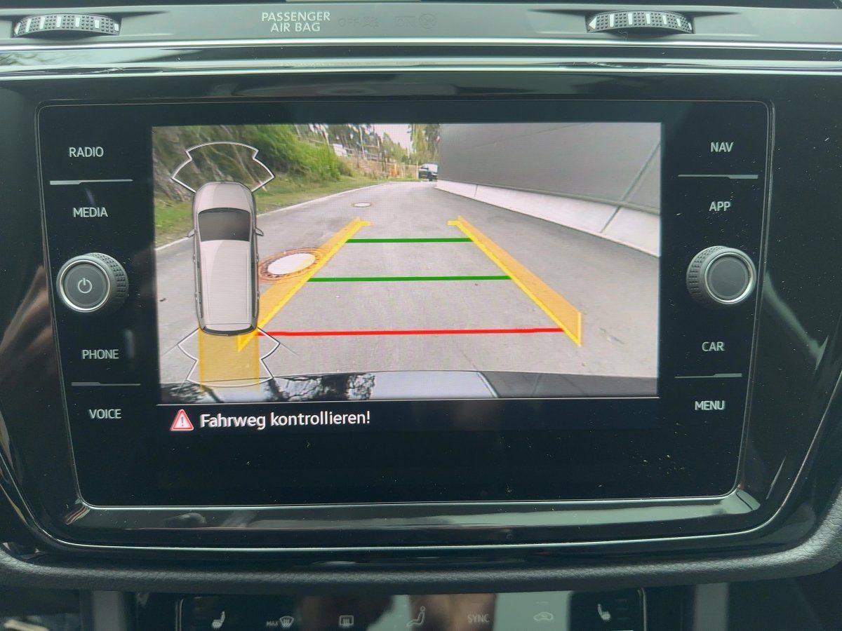 Fahrzeugabbildung Volkswagen Touran 2.0 TDI DSG Highline R-Line 7-Sitzer AHK