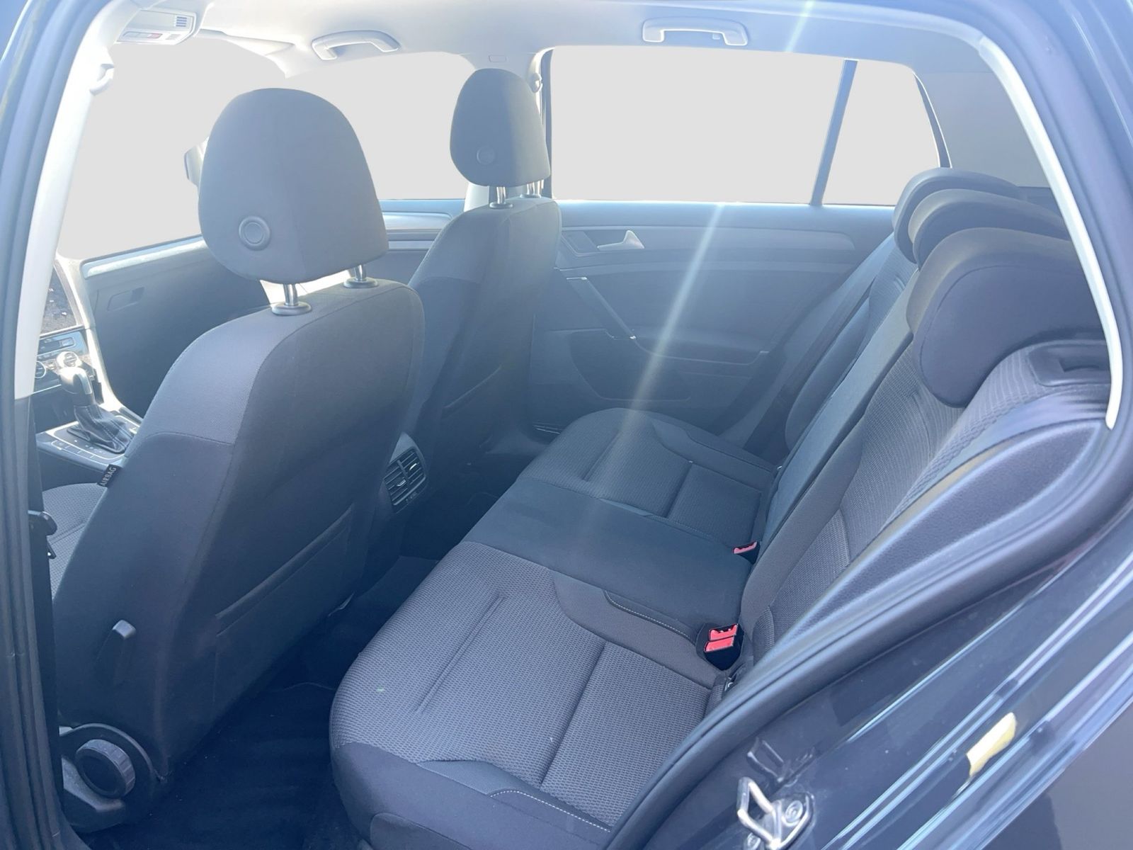 Fahrzeugabbildung Volkswagen Golf VII e-Golf CarPlay|LED|Navi|Facelift|KlimaA