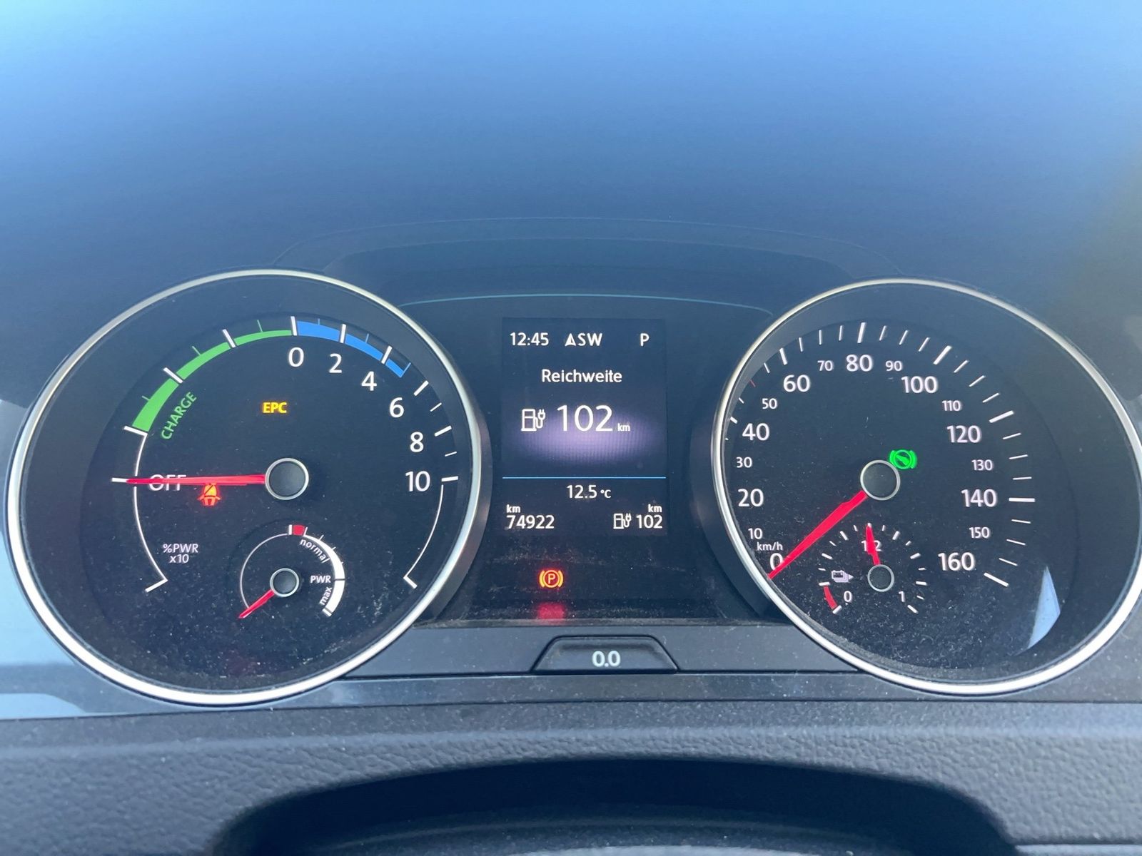 Fahrzeugabbildung Volkswagen Golf VII e-Golf CarPlay|LED|Navi|Facelift|KlimaA