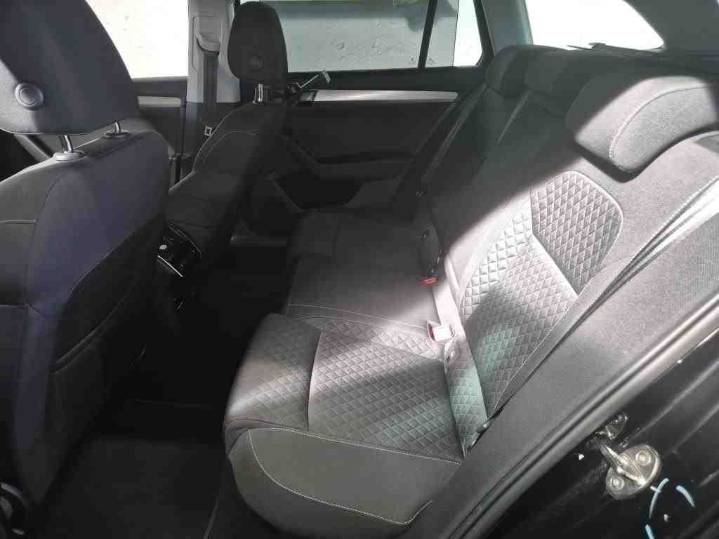 Fahrzeugabbildung SKODA Superb Combi 2.0 TDI Ambition Standhzg|4xSHZG|LM