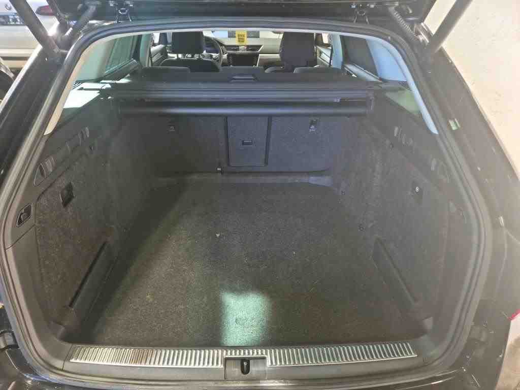 Fahrzeugabbildung SKODA Superb Combi 2.0 TDI Ambition Standhzg|4xSHZG|LM