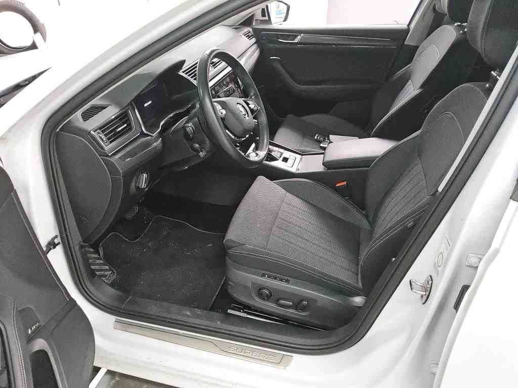 Fahrzeugabbildung SKODA Superb Combi Style 1.4l TSI iV 160kW 6-Gang-DSG