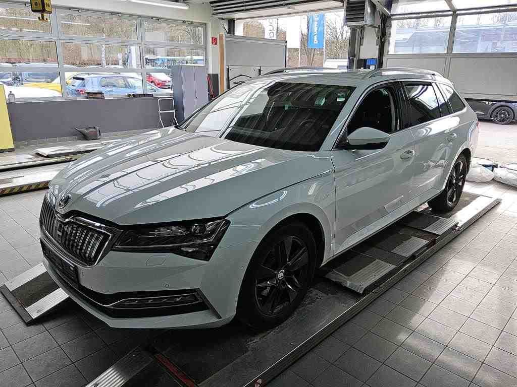 Fahrzeugabbildung SKODA Superb Combi Style 1.4l TSI iV 160kW 6-Gang-DSG