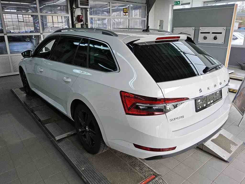 Fahrzeugabbildung SKODA Superb Combi Style 1.4l TSI iV 160kW 6-Gang-DSG