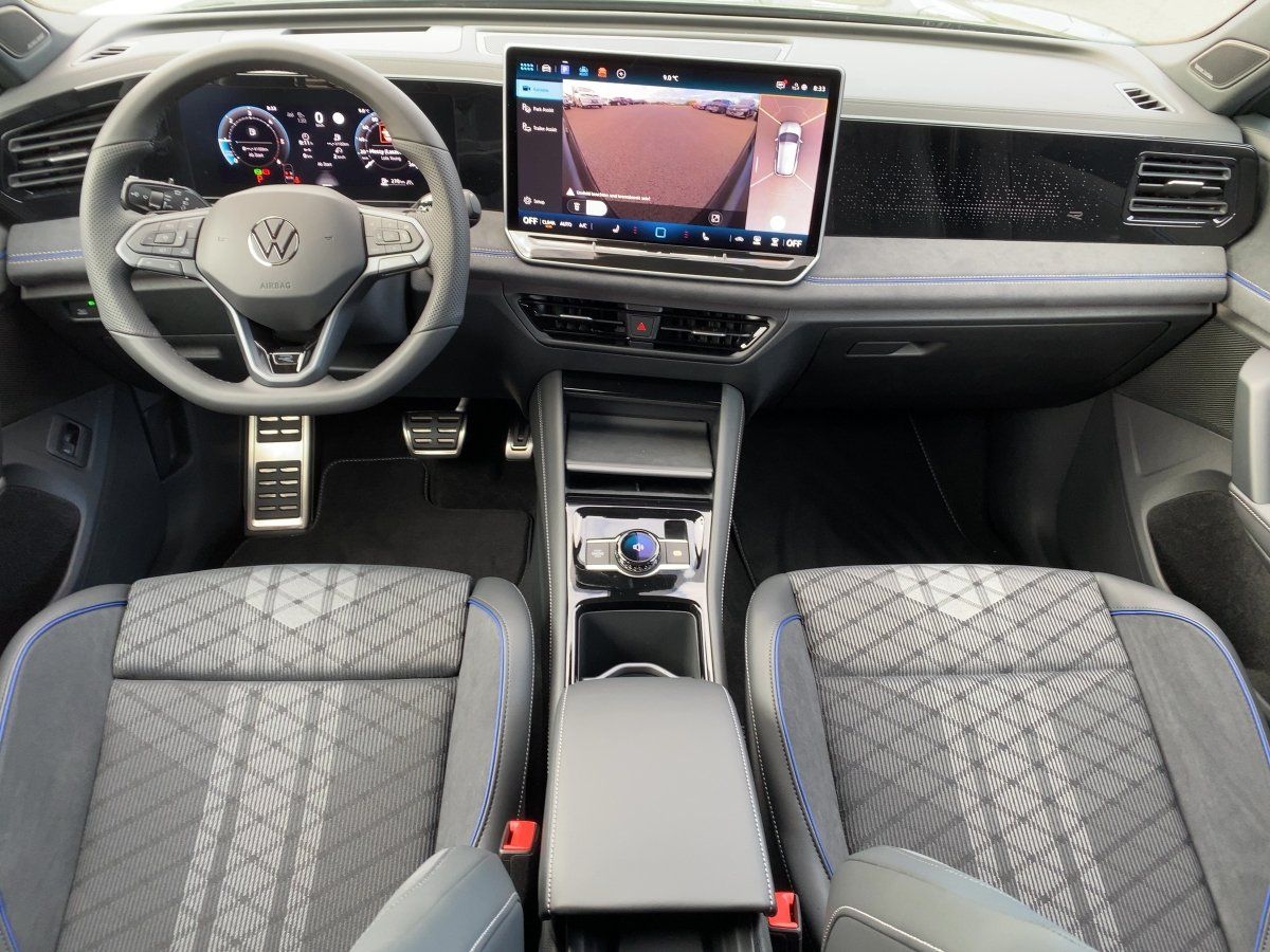 Fahrzeugabbildung Volkswagen Tiguan TDI 4M R-Line AHK Standhzg Pano Navi 360°