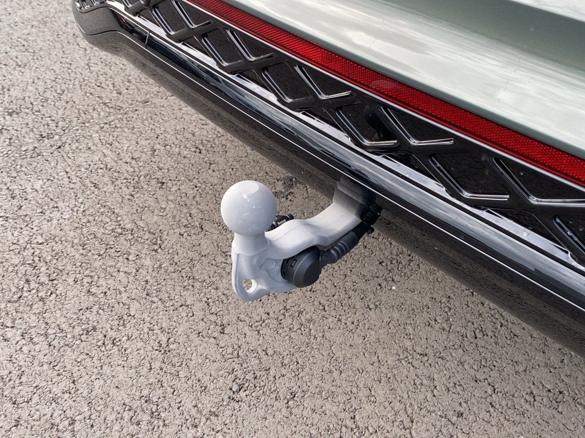 Fahrzeugabbildung Volkswagen Tiguan TDI 4M R-Line AHK Standhzg Pano Navi 360°