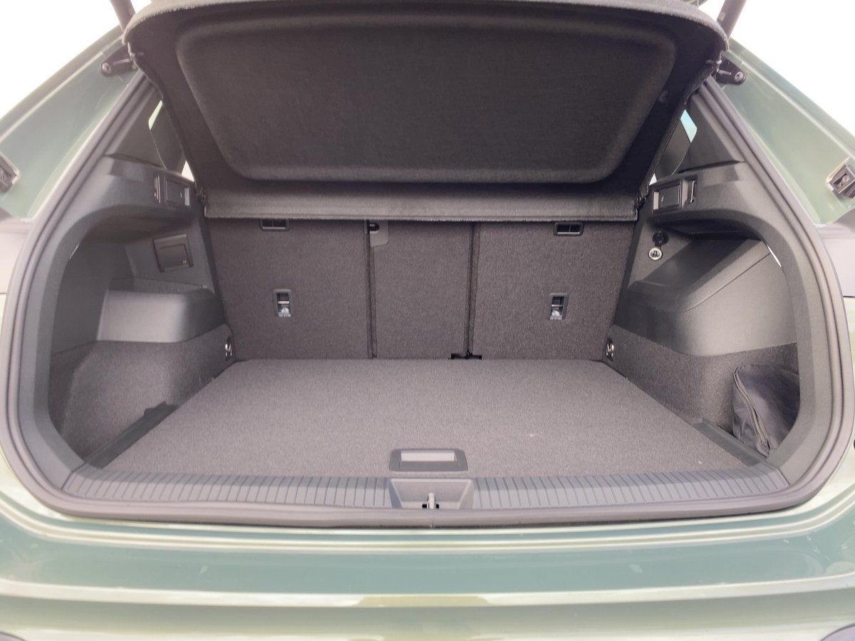 Fahrzeugabbildung Volkswagen Tiguan TDI 4M R-Line AHK Standhzg Pano Navi 360°
