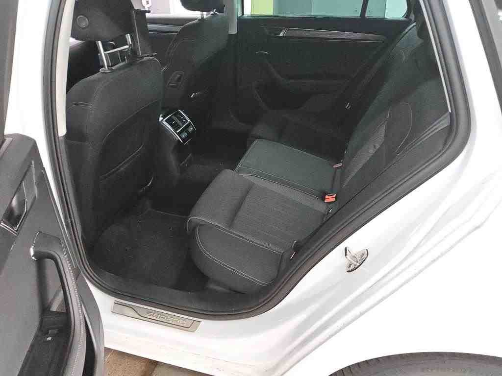 Fahrzeugabbildung SKODA Superb Combi Style 1.4l TSI iV 160kW 6-Gang-DSG