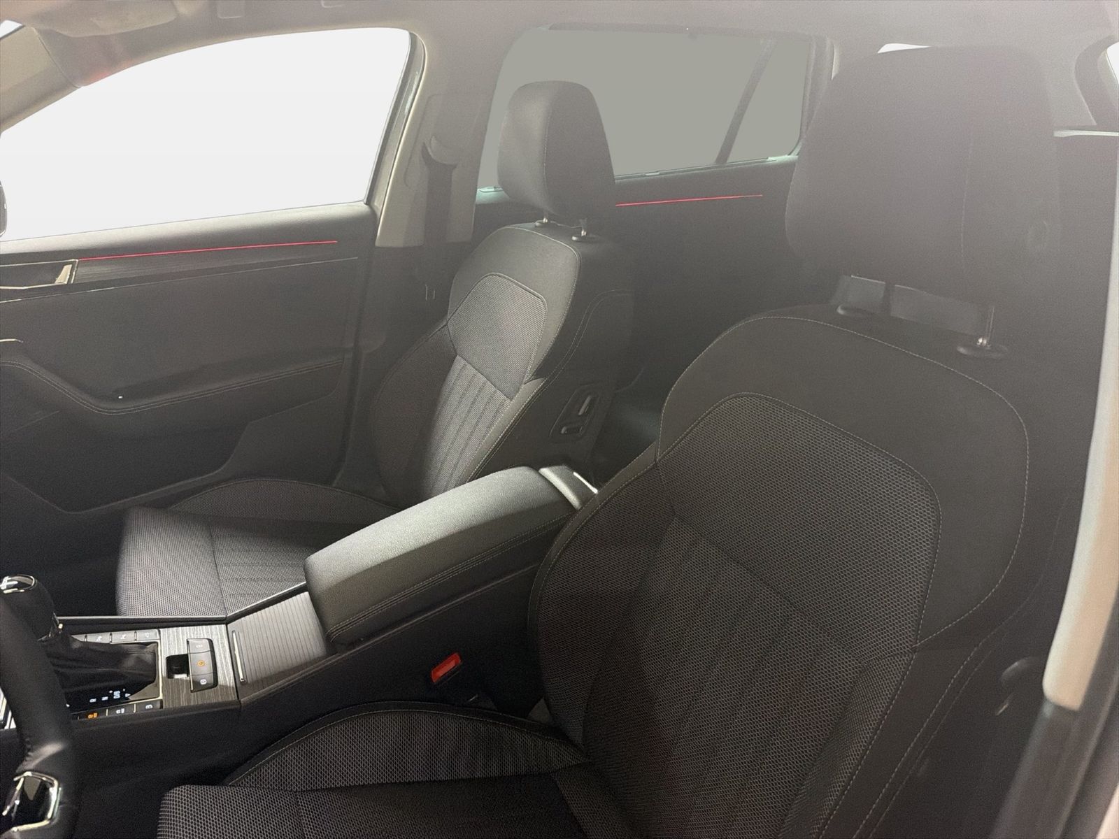 Fahrzeugabbildung SKODA Superb Combi Style 1.4l TSI iV 160kW 6-Gang-DSG