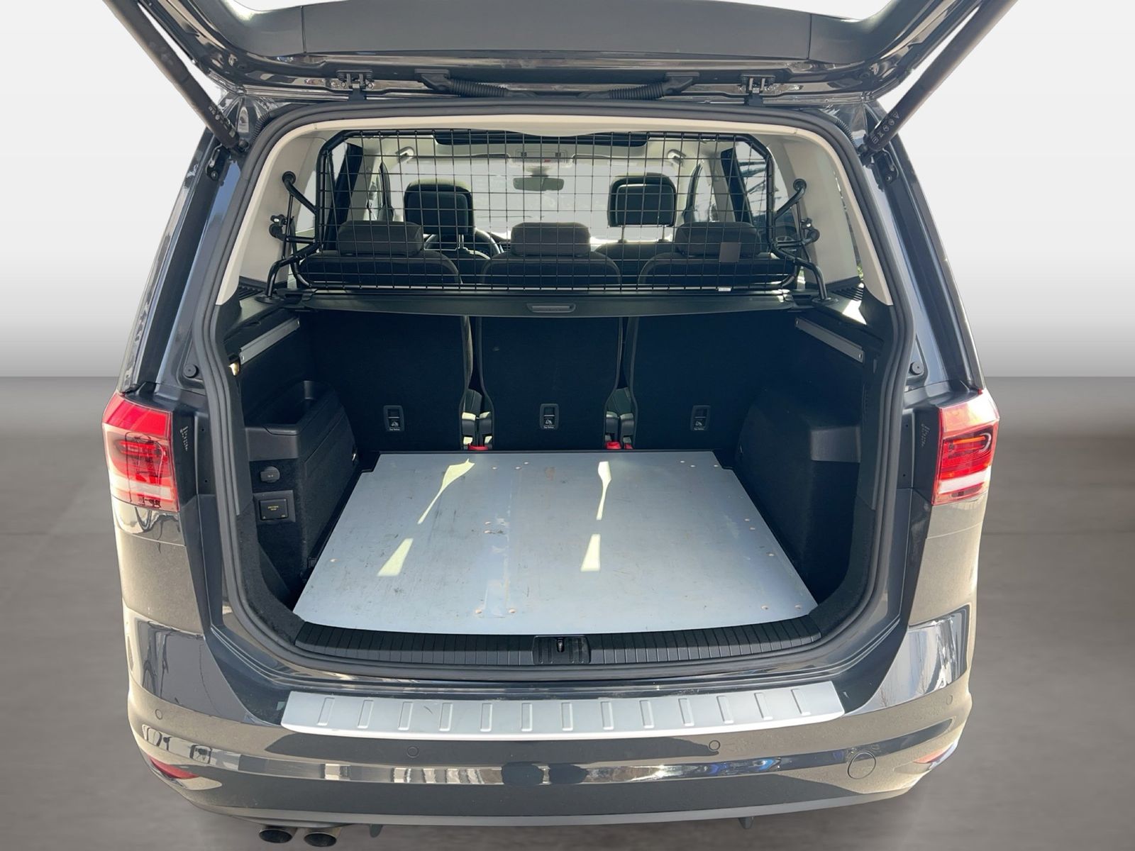 Fahrzeugabbildung Volkswagen Touran 2.0TDI DSG Comfortline IQ.Light|CarPlay