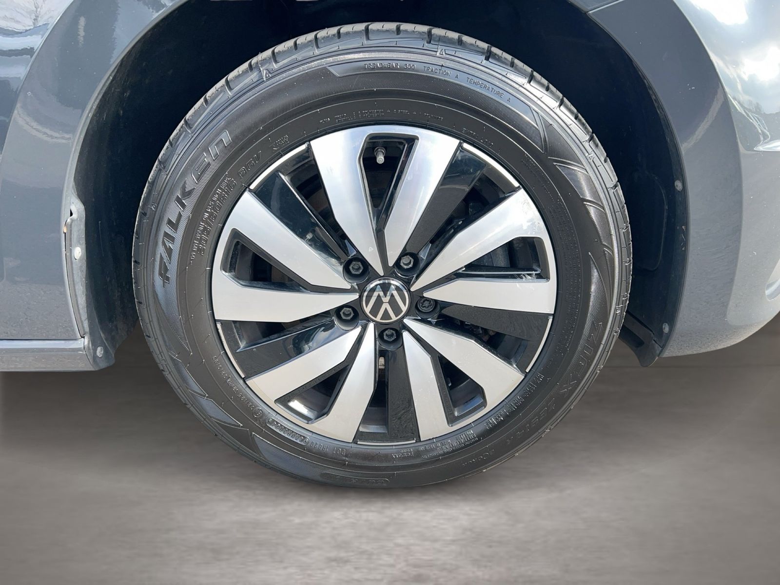 Fahrzeugabbildung Volkswagen Touran 2.0TDI DSG Comfortline IQ.Light|CarPlay