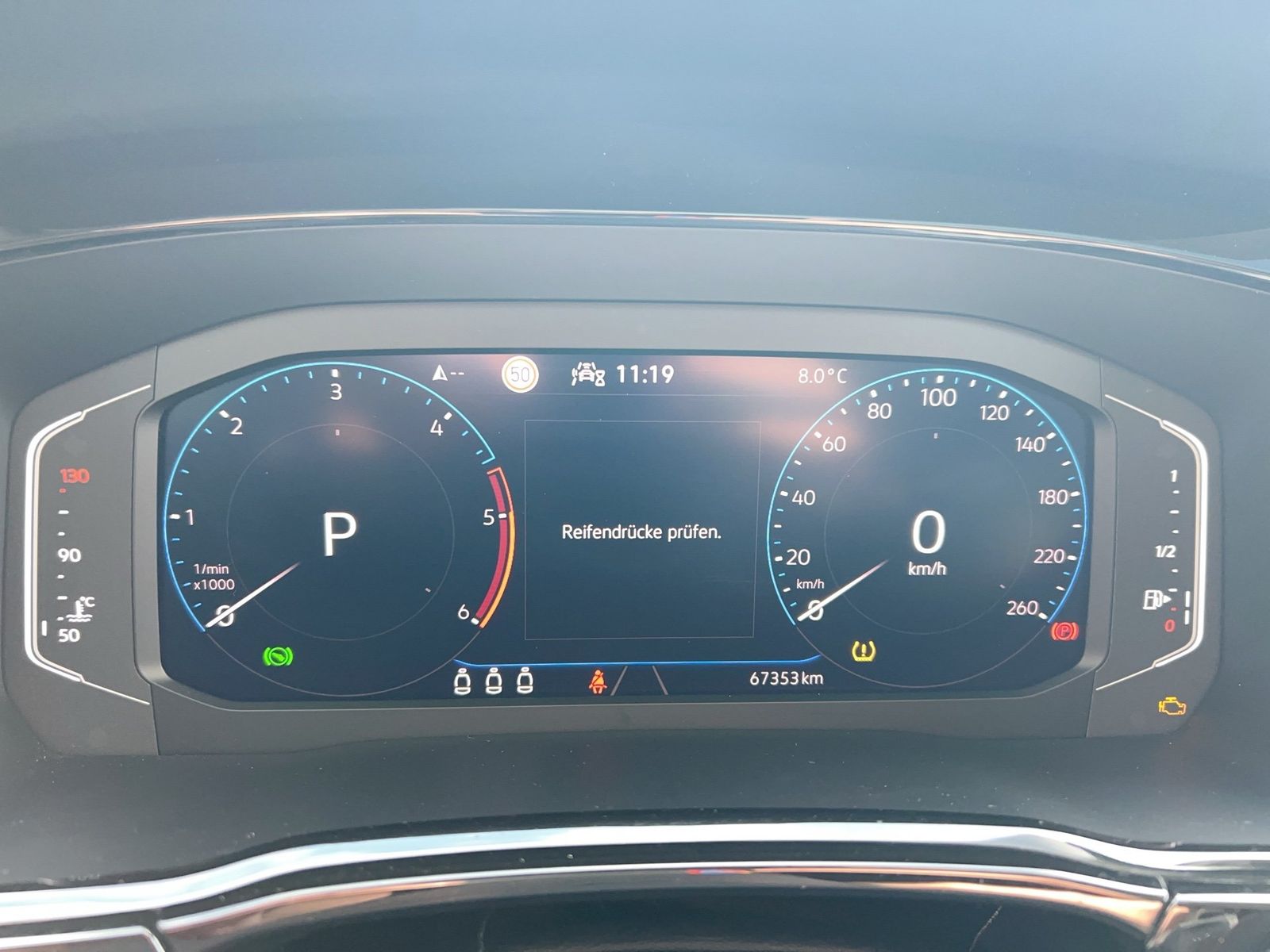 Fahrzeugabbildung Volkswagen Touran 2.0TDI DSG Comfortline IQ.Light|CarPlay