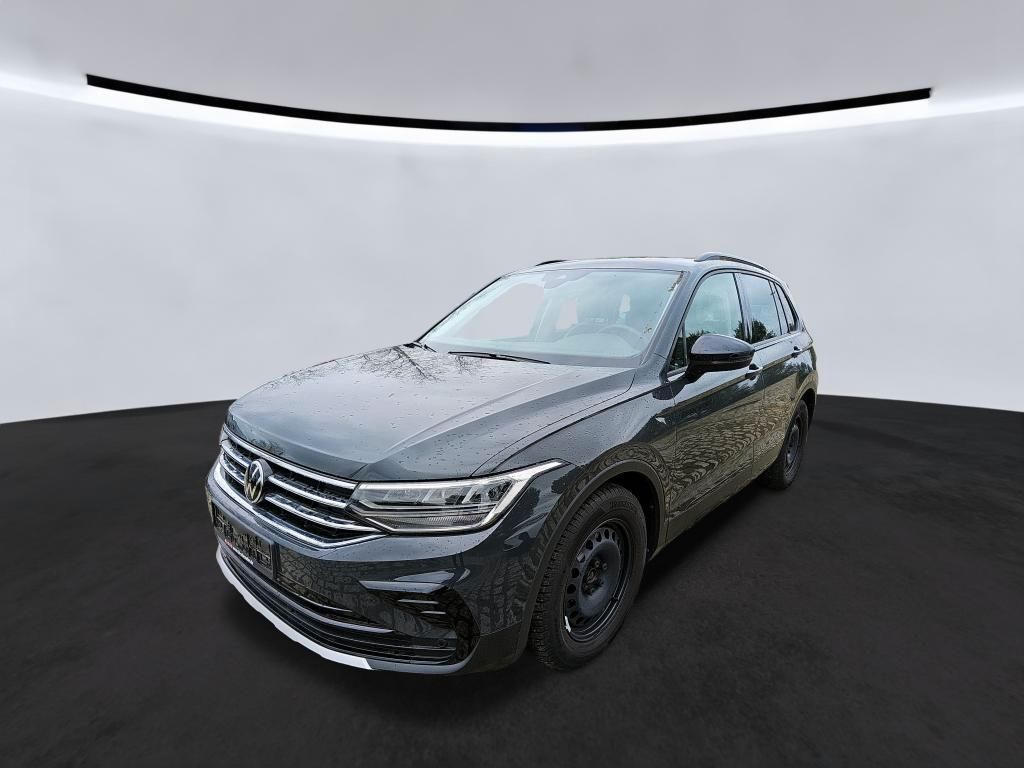Fahrzeugabbildung Volkswagen Tiguan 2.0 TSI 4 Motion DSG Urban Sport CarPlay