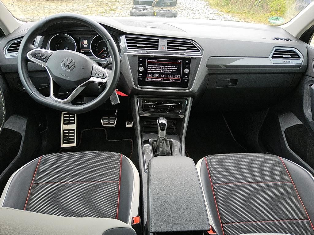 Fahrzeugabbildung Volkswagen Tiguan 2.0 TSI 4 Motion DSG Urban Sport CarPlay
