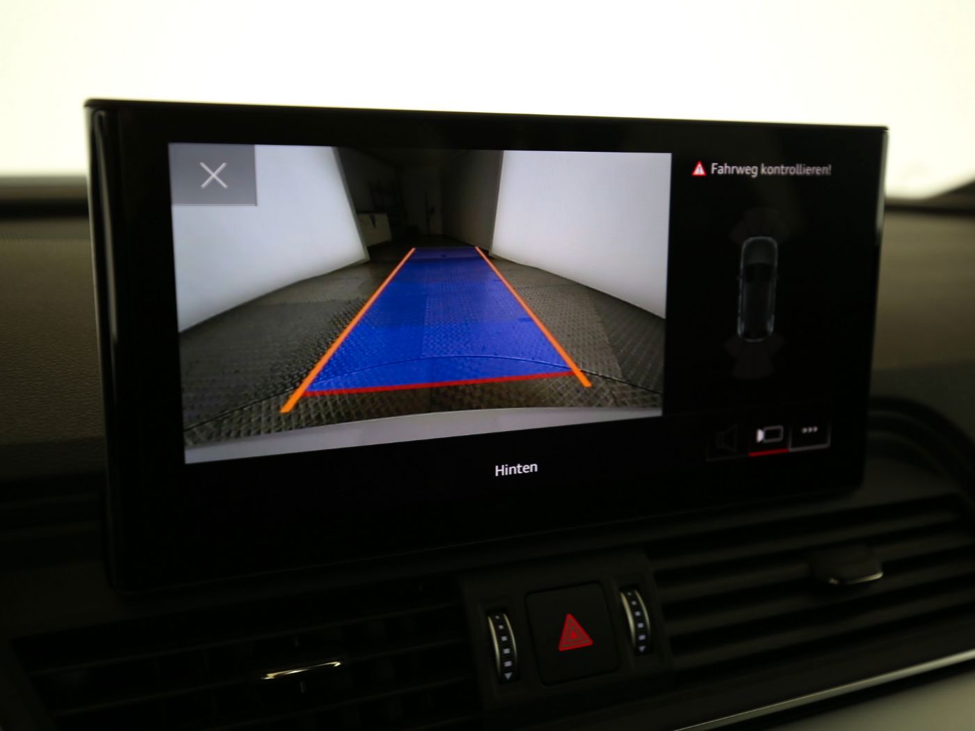 Fahrzeugabbildung Audi Q5 40 TDI quattro S tronic advanced AHK|HUD|ACC