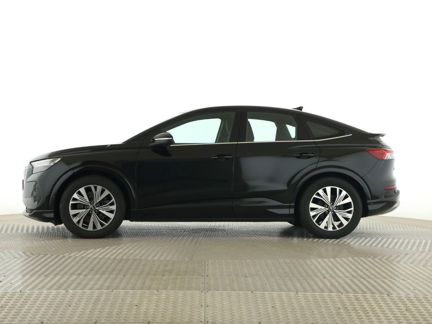 Fahrzeugabbildung Audi Q4 e-tron Sportback 40 e-tron 2023 Matrix|ACC|LM