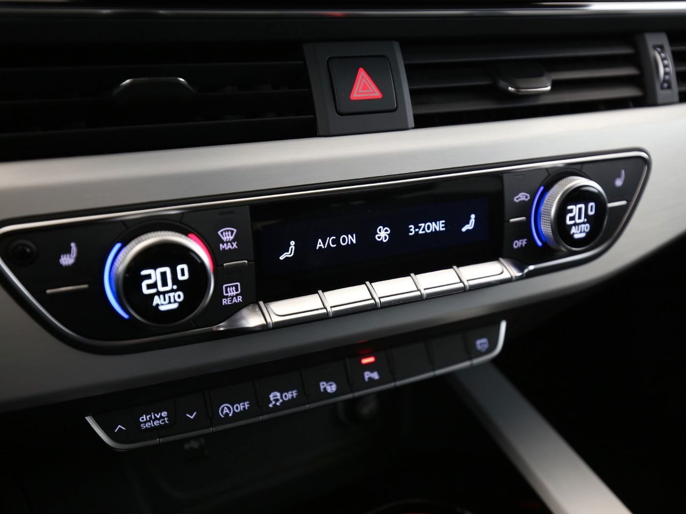 Fahrzeugabbildung Audi A4 Avant 40 TFSI quattro S line 202 (Facelift)