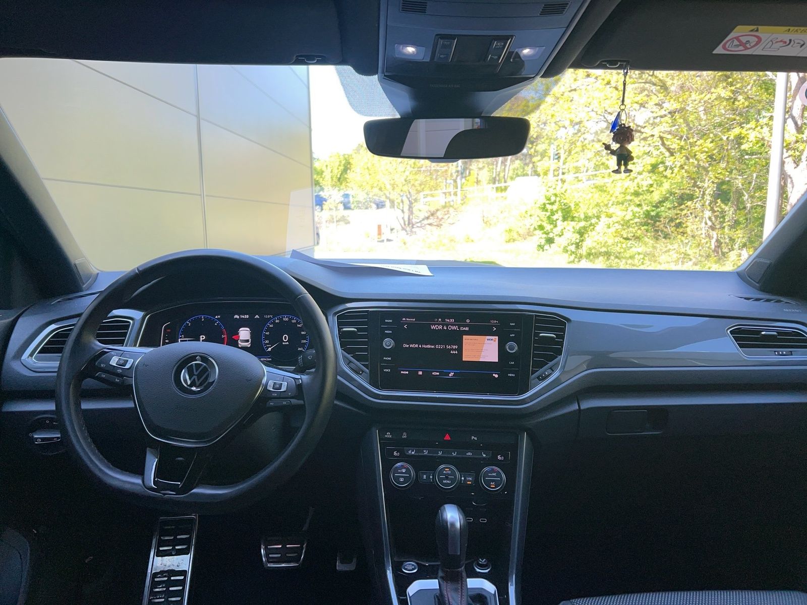 Fahrzeugabbildung Volkswagen T-Roc 2.0 TDI DSG Sport CarPlay|AHK|Standhzg|ACC