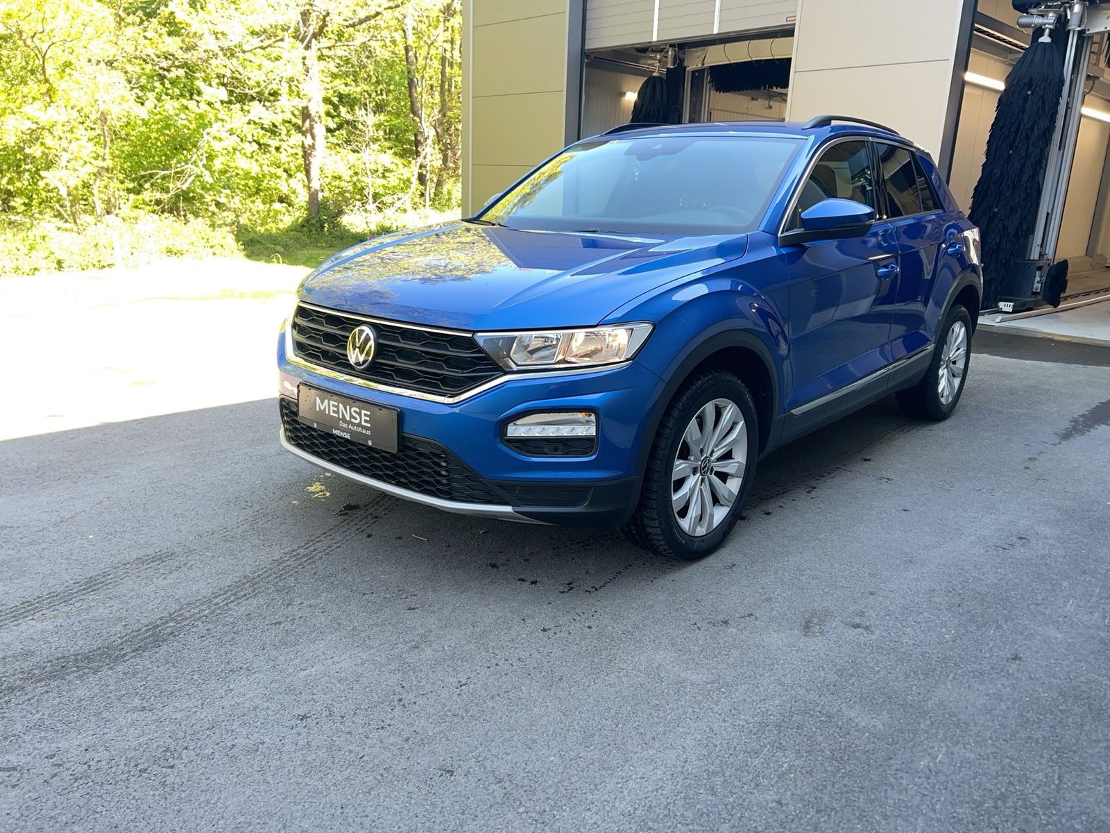 Fahrzeugabbildung Volkswagen T-Roc 2.0 TDI DSG Sport CarPlay|AHK|Standhzg|ACC