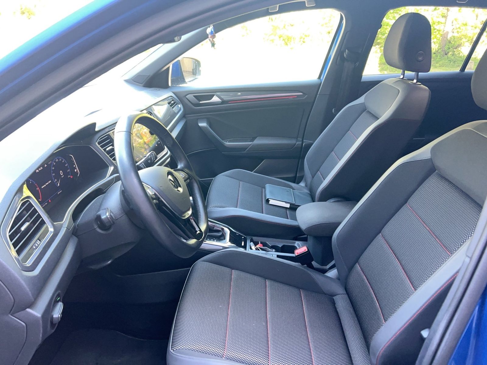 Fahrzeugabbildung Volkswagen T-Roc 2.0 TDI DSG Sport CarPlay|AHK|Standhzg|ACC