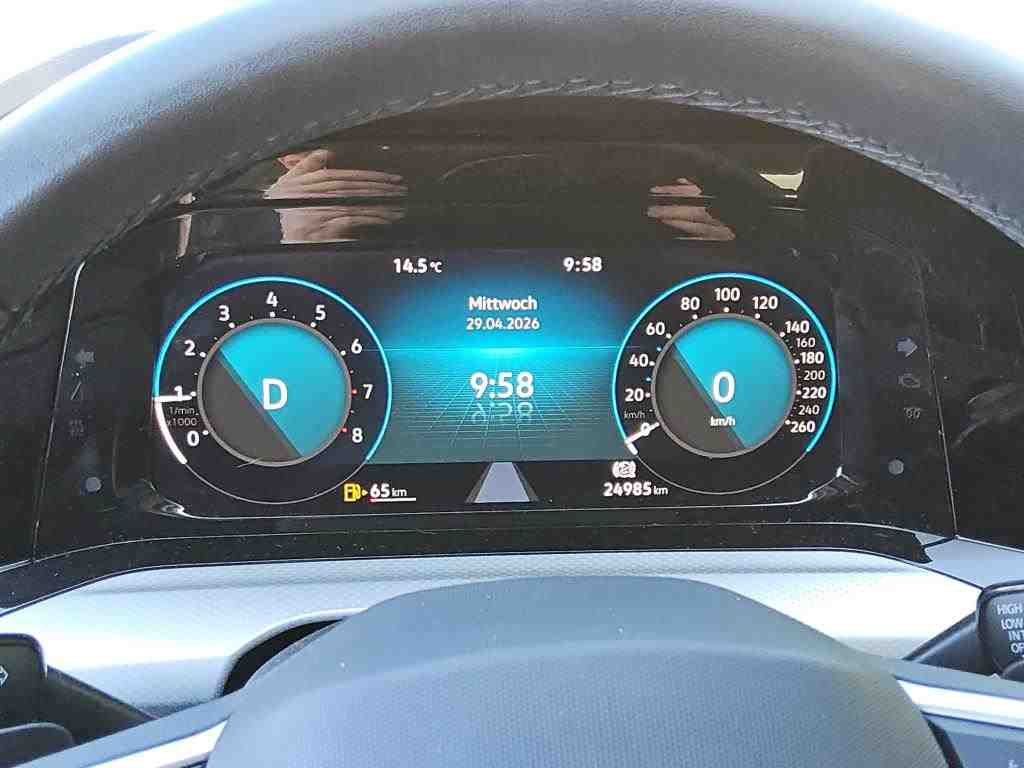 Fahrzeugabbildung Volkswagen Golf VIII 1.0 eTSI DSG Move CarPlay|ACC|LED|PDC