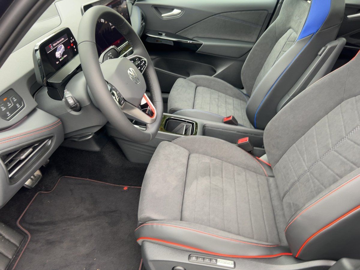 Fahrzeug autohaus mense Fahrzeugabbildung Volkswagen ID.3 GTX FIRE+ICE 79kWh AHK Pano Wärmepumpe DCC