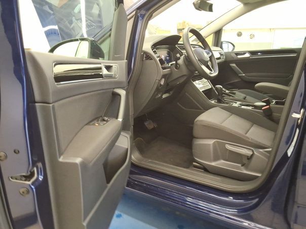 Fahrzeugabbildung Volkswagen Touran 2.0 TDI DSG Comfortline Pano|SD|Standhzg