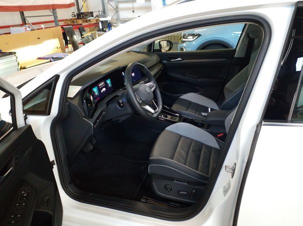 Fahrzeugabbildung Volkswagen Golf VIII Variant 2.0 TSI DSG 4-motion Style AHK