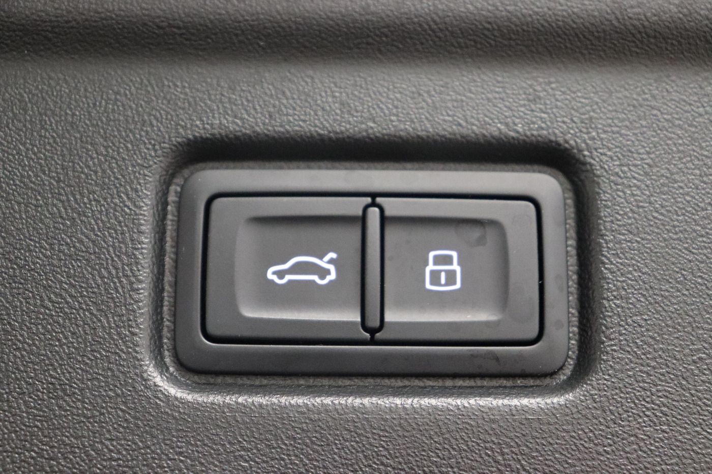 Fahrzeugabbildung Audi A6 Avant e-tron S line B&O|AHK|HUD|Luft|Pano|ACC