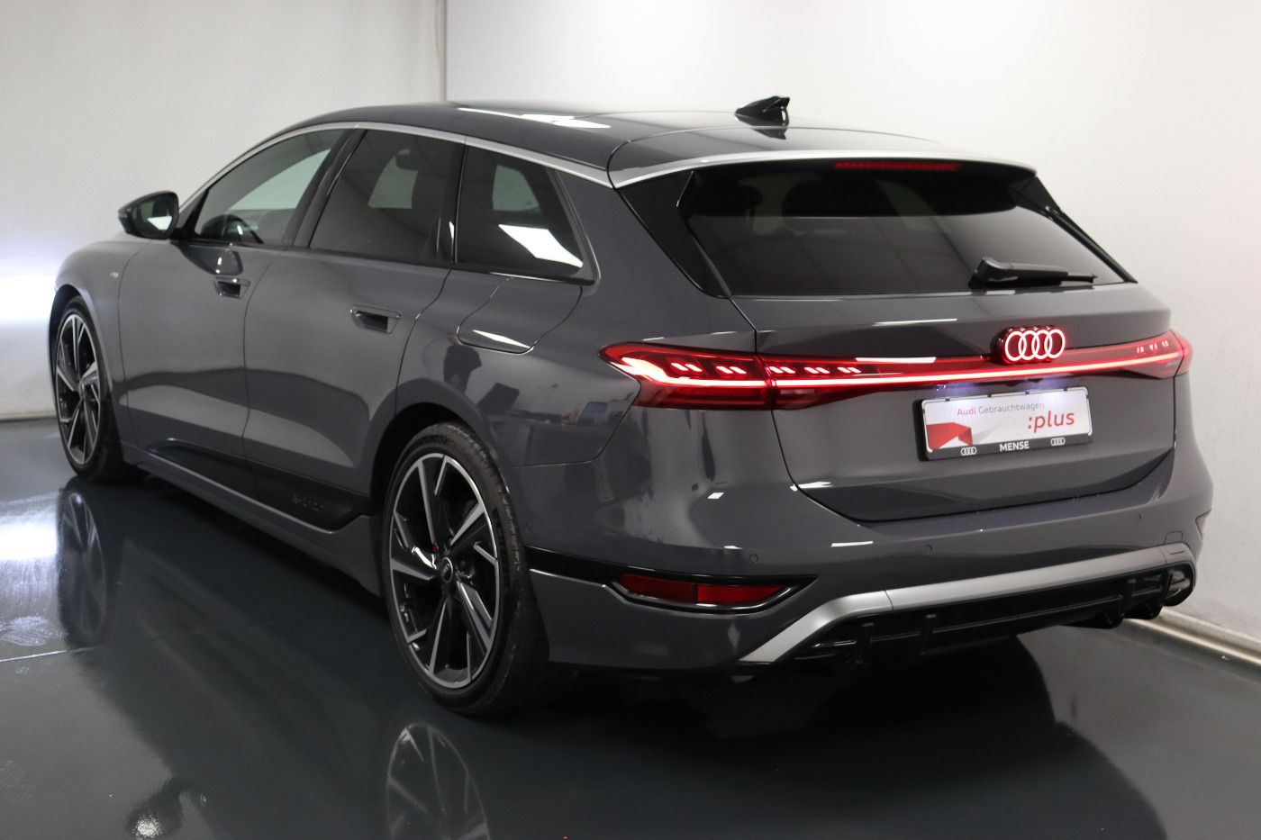 Fahrzeugabbildung Audi A6 Avant e-tron S line B&O|AHK|HUD|Luft|Pano|ACC