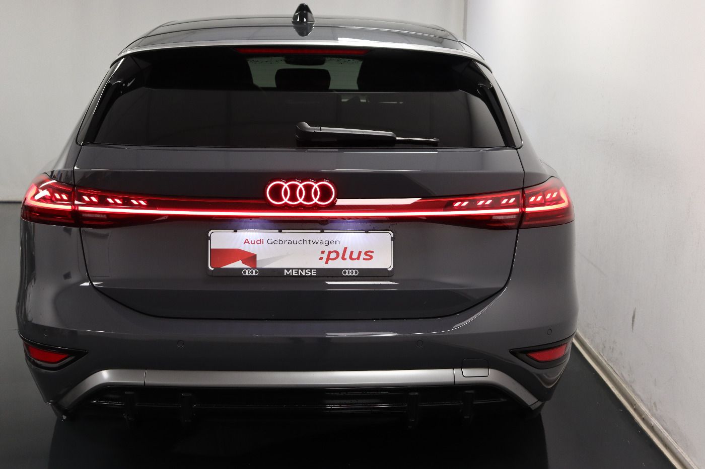 Fahrzeugabbildung Audi A6 Avant e-tron S line B&O|AHK|HUD|Luft|Pano|ACC