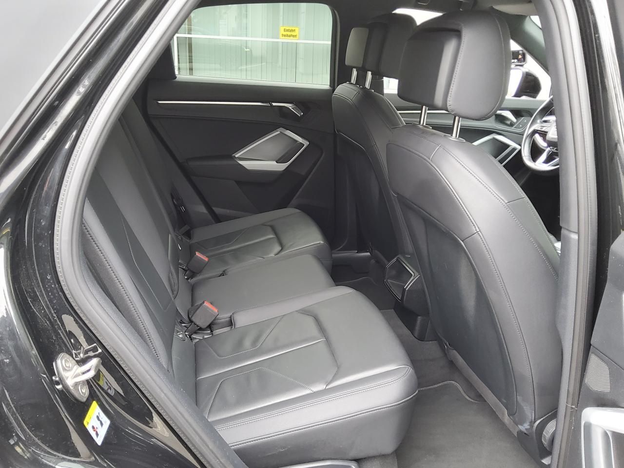 Fahrzeugabbildung Audi Q3 Sportback 35 TDI S line 2024 CarPlay|AHK|LED