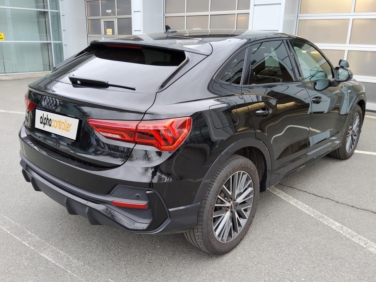Fahrzeugabbildung Audi Q3 Sportback 35 TDI S line 2024 CarPlay|AHK|LED
