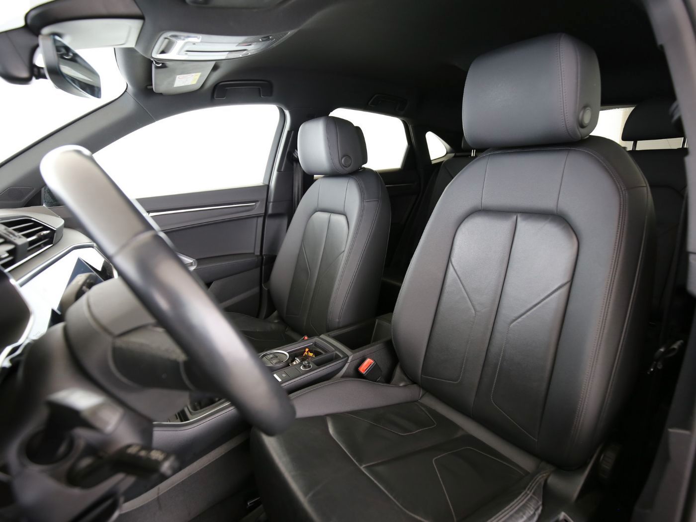 Fahrzeugabbildung Audi Q3 Sportback 35 TDI S line 2024 CarPlay|AHK|LED