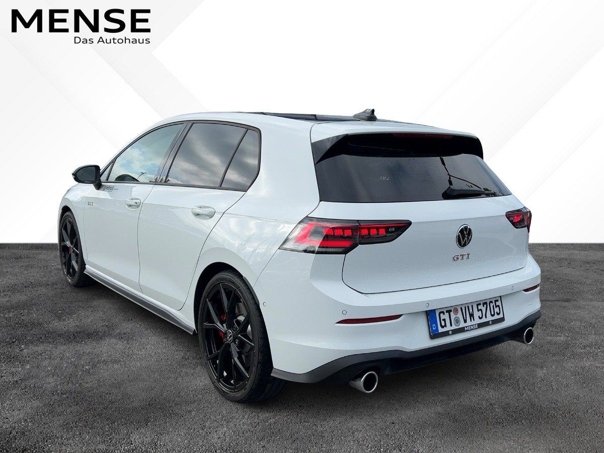 Fahrzeugabbildung Volkswagen Golf GTI 2.0 l TSI OPF DSG Pano Nav HUD 360 Blac - mit KI generiert/bearbeitet