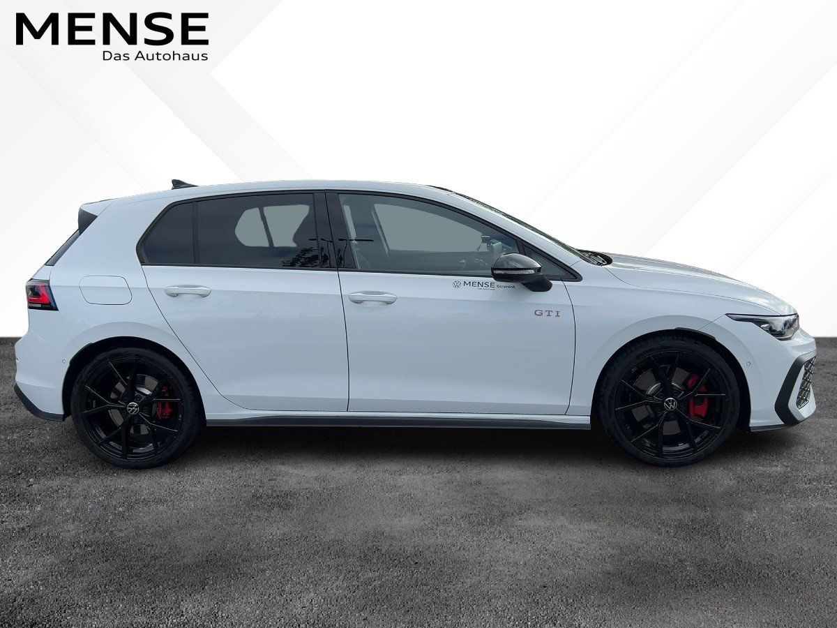 Fahrzeugabbildung Volkswagen Golf GTI 2.0 l TSI OPF DSG Pano Nav HUD 360 Blac - mit KI generiert/bearbeitet
