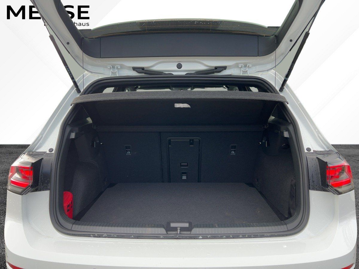 Fahrzeugabbildung Volkswagen Golf GTI 2.0 l TSI OPF DSG Pano Nav HUD 360 Blac - mit KI generiert/bearbeitet