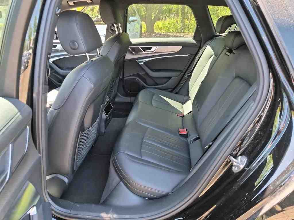 Fahrzeugabbildung Audi A6 Avant 2.0 TFSI quattro S- tronic Design Pano