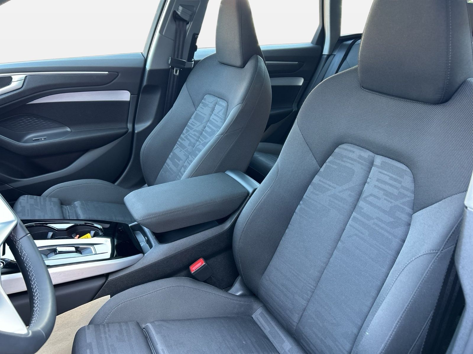 Fahrzeugabbildung Audi A6 Avant TDI quattro S tronic AHK|Pano|LM