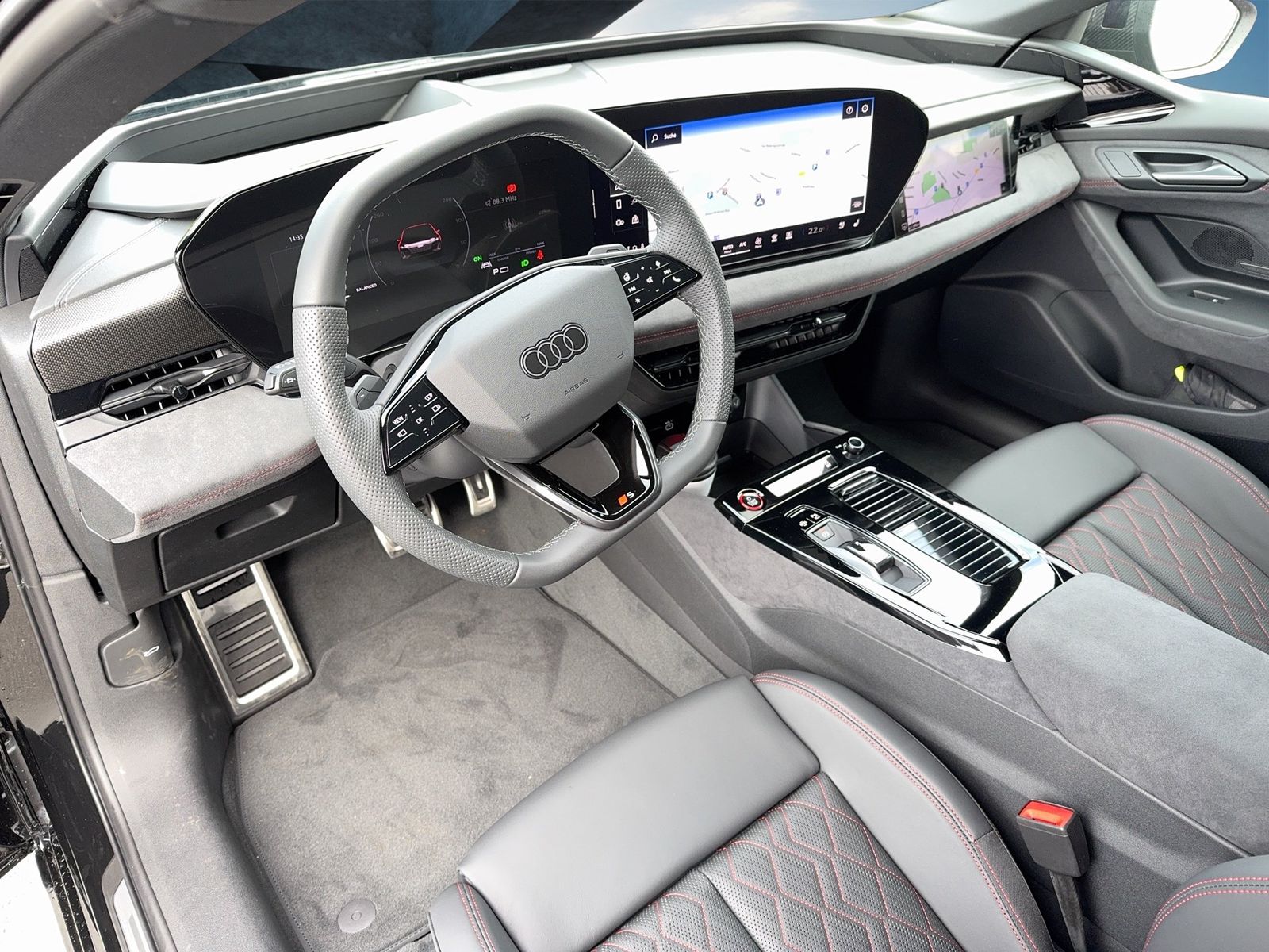 Fahrzeugabbildung Audi A6 Avant e-tron quattro 315 kW B&O|AHK|HUD|Luft - mit KI generiert/bearbeitet