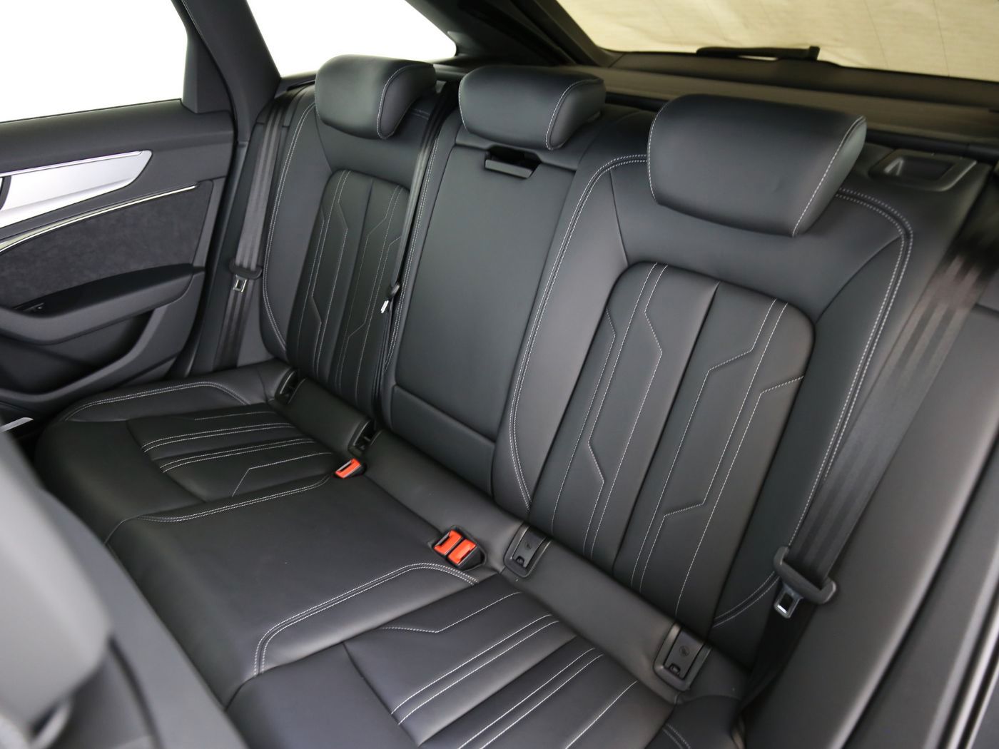 Fahrzeugabbildung Audi A6 Avant 55 TFSI e quattro sport Matrix|B&O|ACC