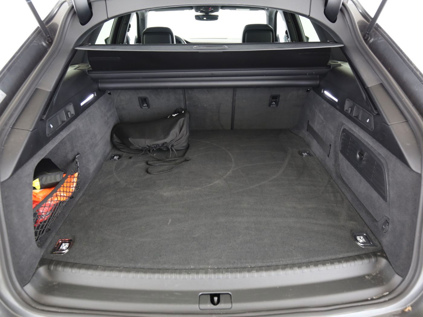 Fahrzeugabbildung Audi A6 Avant 55 TFSI e quattro sport Matrix|B&O|ACC