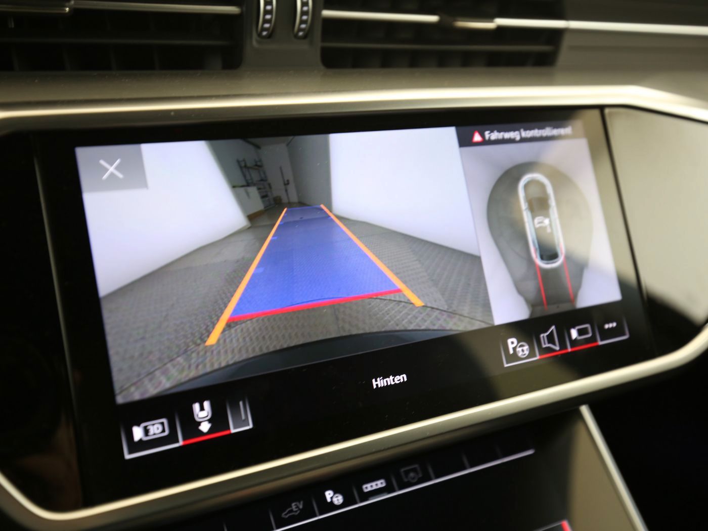 Fahrzeugabbildung Audi A6 Avant 55 TFSI e quattro sport Matrix|B&O|ACC