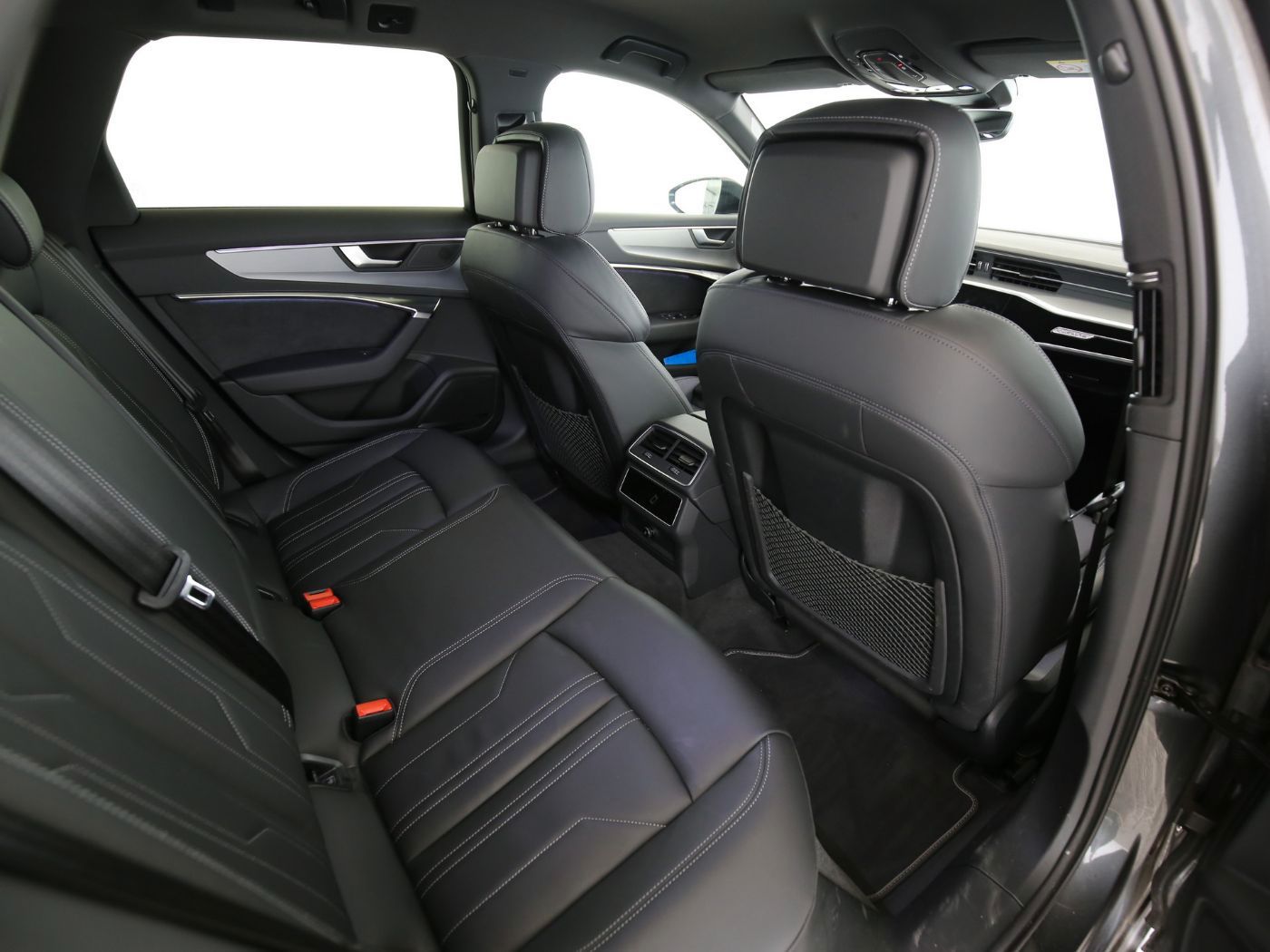 Fahrzeugabbildung Audi A6 Avant 55 TFSI e quattro sport Matrix|B&O|ACC