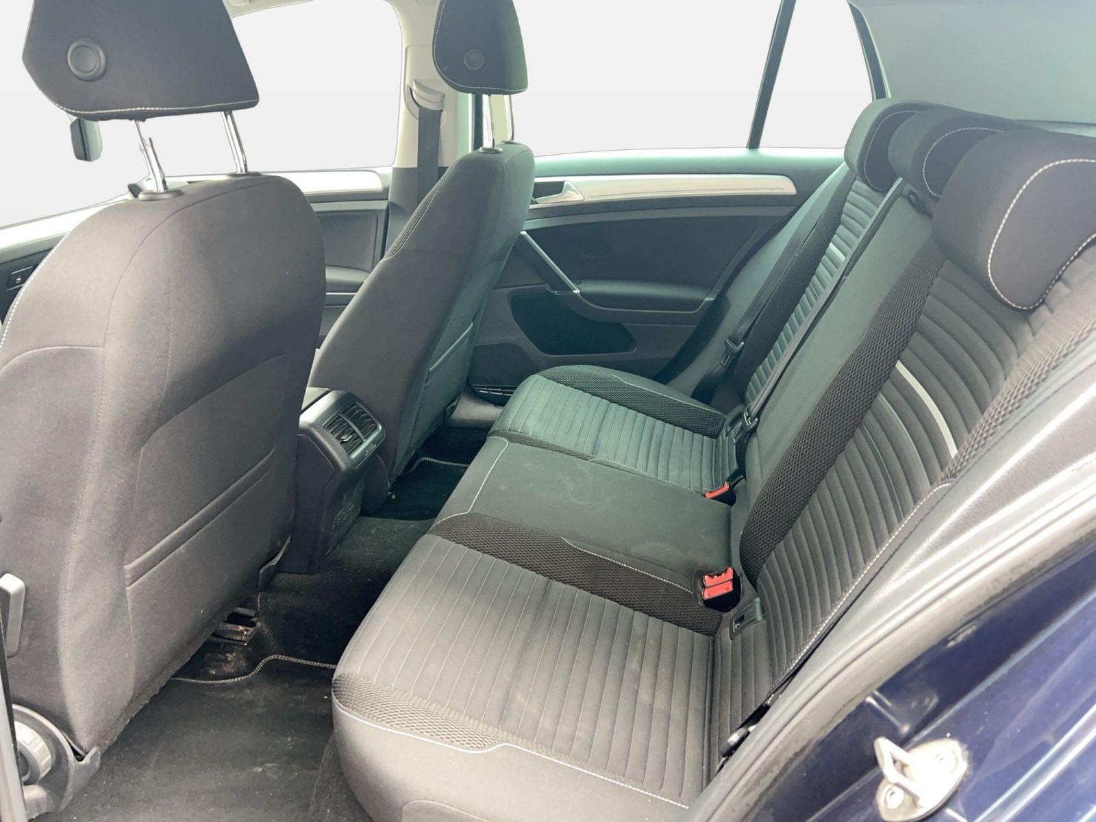 Fahrzeugabbildung Volkswagen Golf VII 1.2 TSI Comfortline Standhzg|KlimaA|PDC