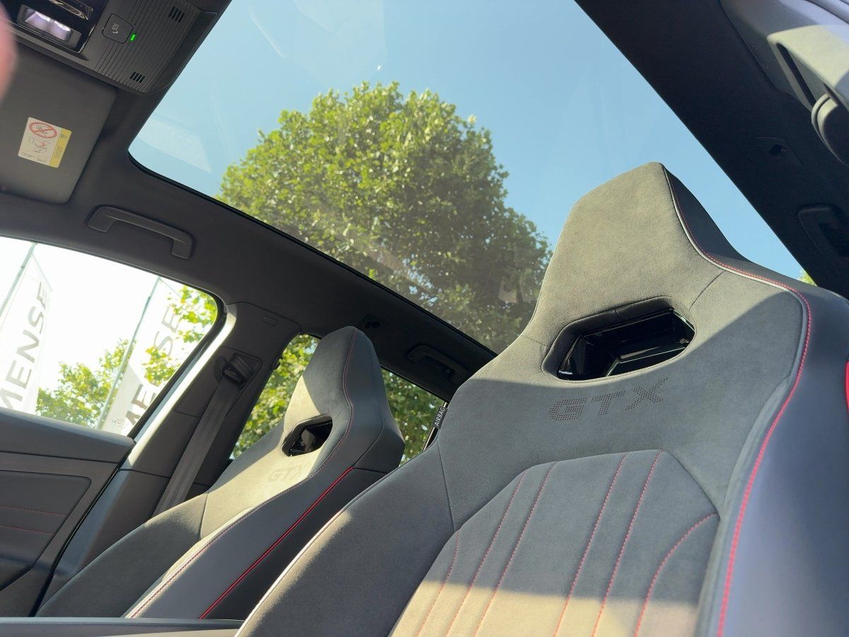 Fahrzeug autohaus mense Fahrzeugabbildung Volkswagen ID.4 GTX 4MOTION 79 kWh 1-Gang-Automatik Matrix - mit KI generiert/bearbeitet