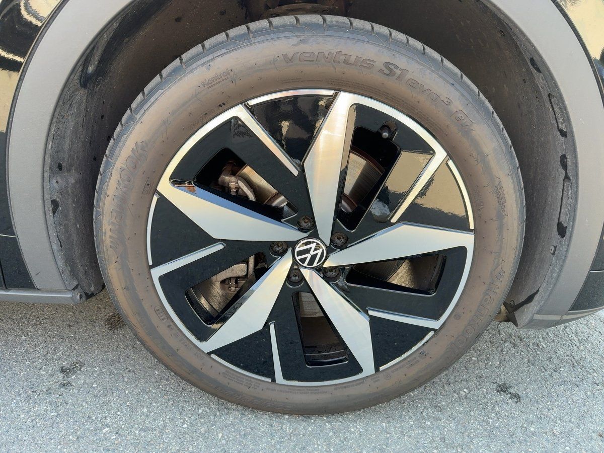 Fahrzeug autohaus mense Fahrzeugabbildung Volkswagen ID.4 GTX 4MOTION 79 kWh 1-Gang-Automatik Matrix - mit KI generiert/bearbeitet