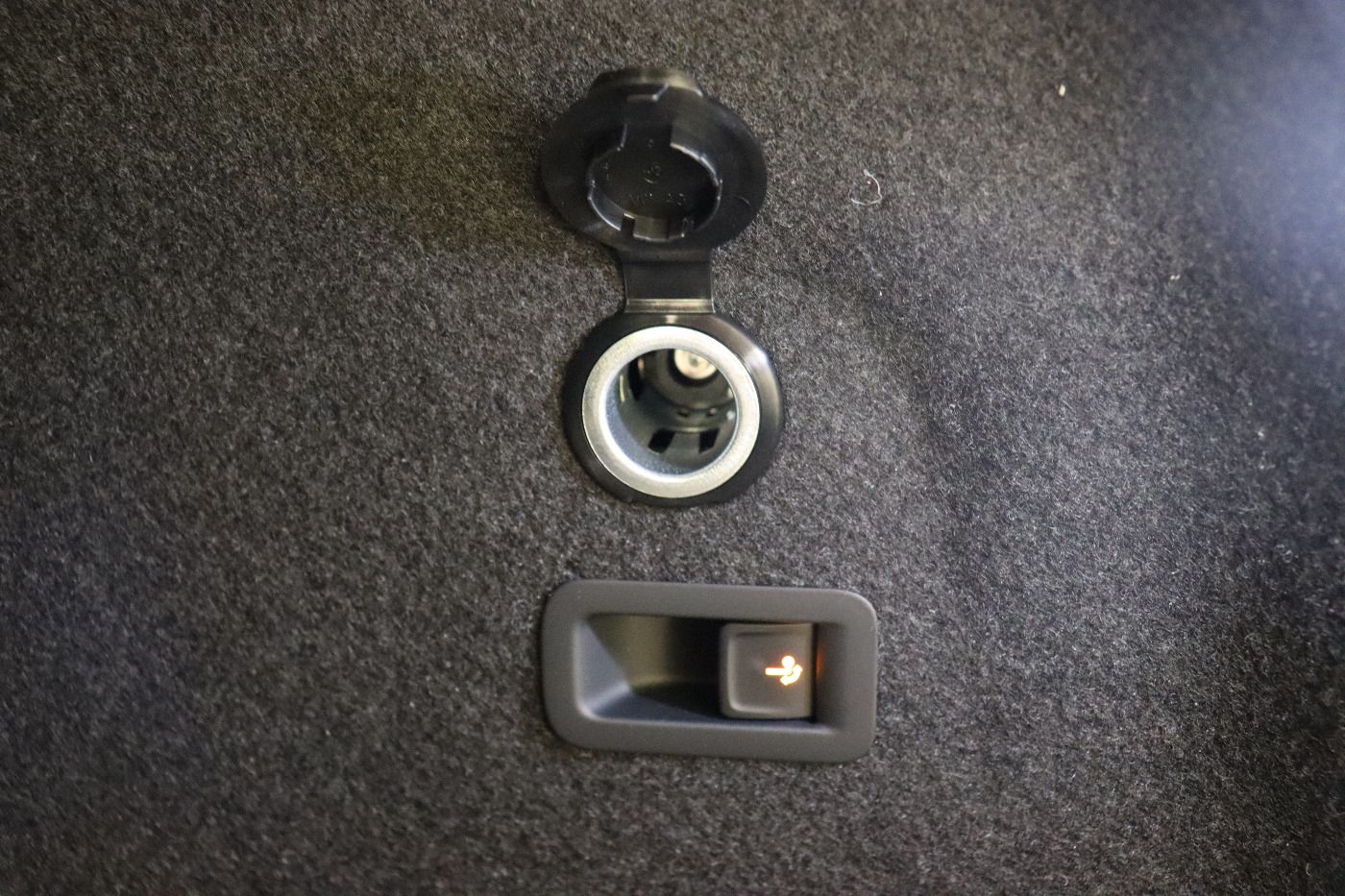 Fahrzeugabbildung Volkswagen Golf VIII Variant 1.5 e TSI DSG GOAL CarPlay|AHK