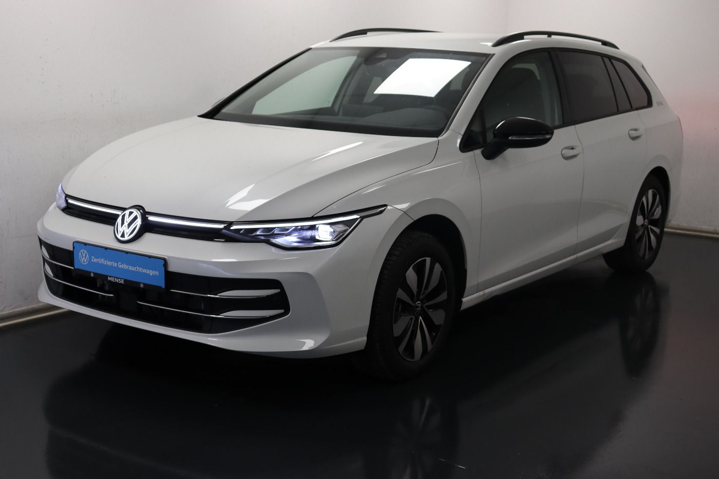 Fahrzeugabbildung Volkswagen Golf VIII Variant 1.5 e TSI DSG GOAL CarPlay|AHK